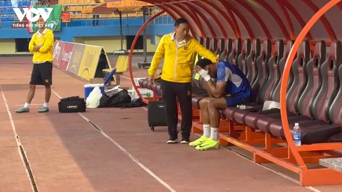 HAGL nhận tin sét đánh khi mất ngoại binh lúc khởi động trước trận gặp Ninh Bình